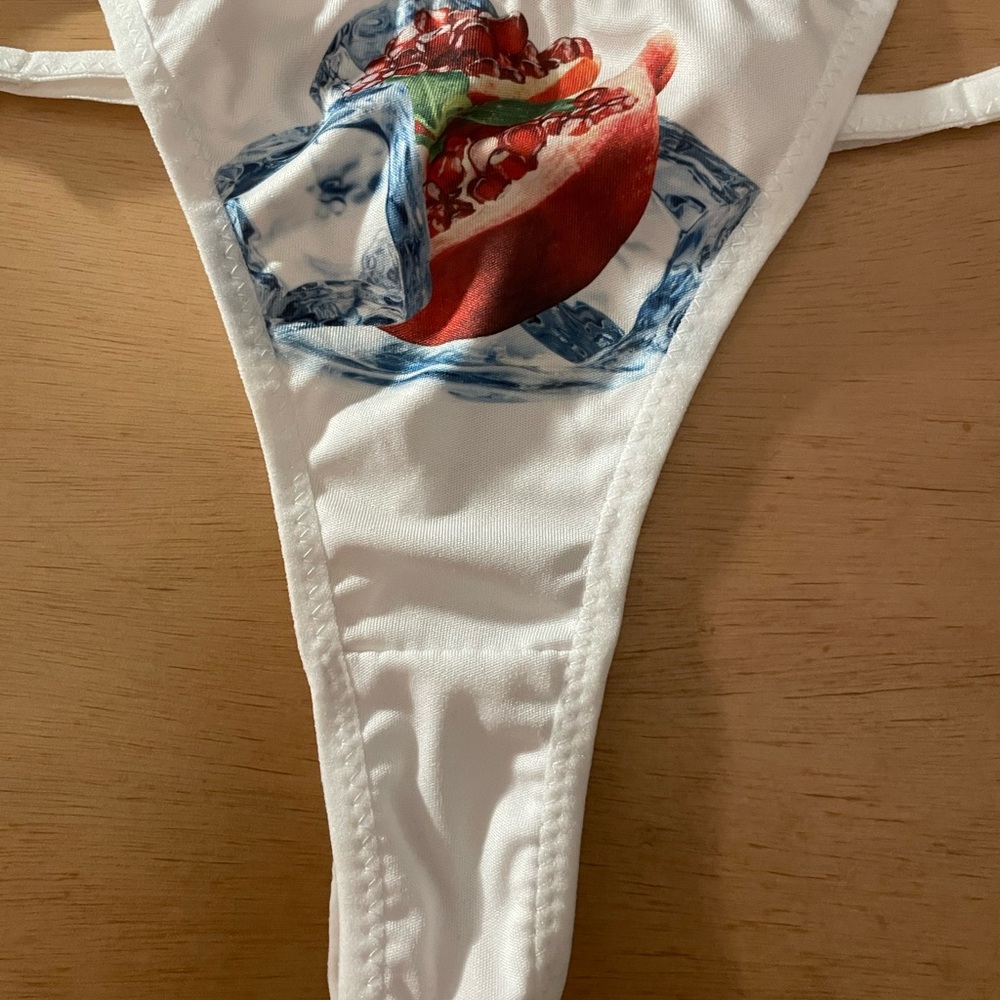 New Women’s White Adjustable Thong with Pomegranate 🧊 Ice Cube Design Sm-Med-Lrg - Picture 5 of 5